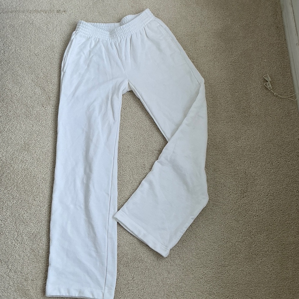 Aritzia TNA TERRY boyfriend fit White Sweatpants